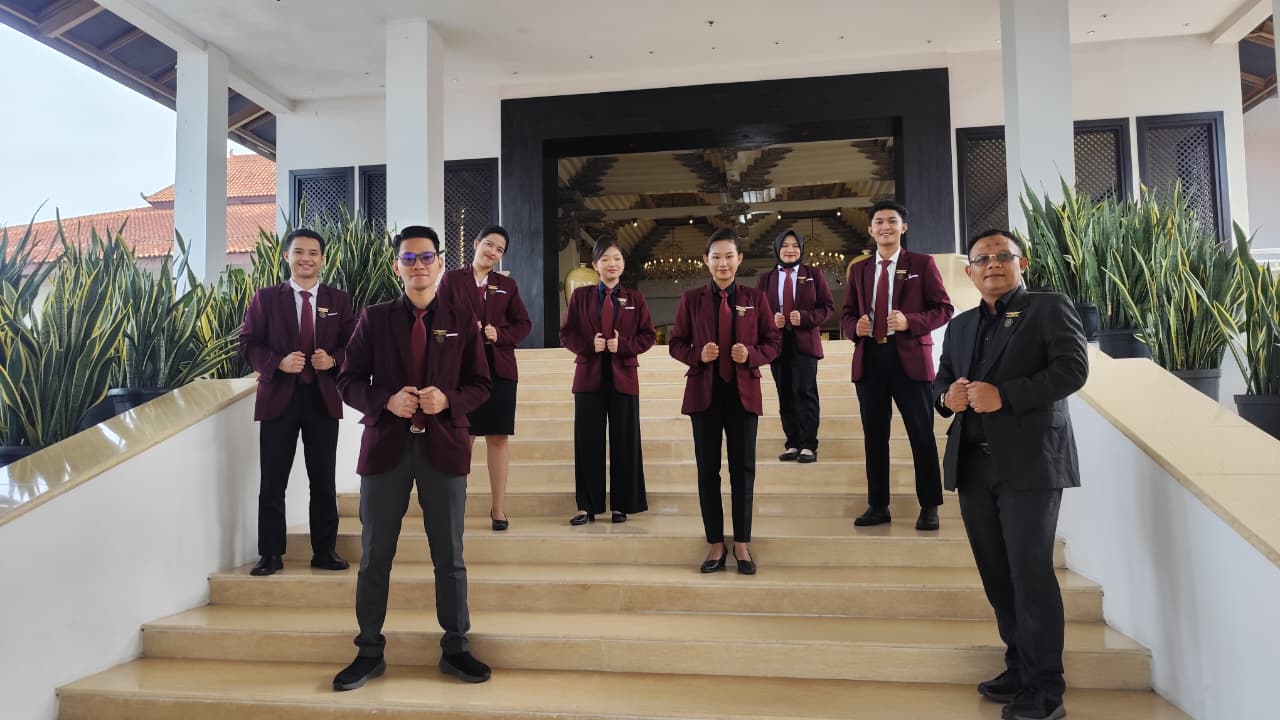 Mengenal Profesi Butler